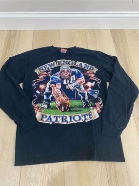 Vintage Y2K New England Patriots Graphic T Shirt Character Long Sleeve Size M
